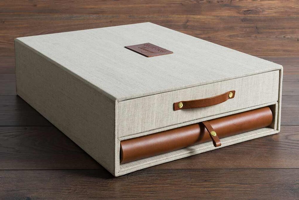Coffret avec tiroir et album en cuir pour un rangement élégant de photos et souvenirs