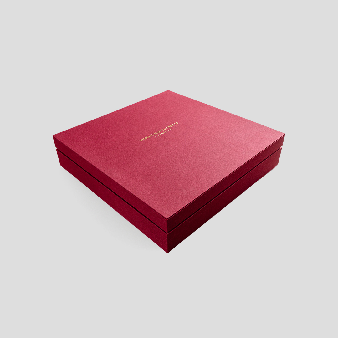 Fournisseur coffret packaging de luxe rouge pour boîtes cadeaux personnalisées en tissu.