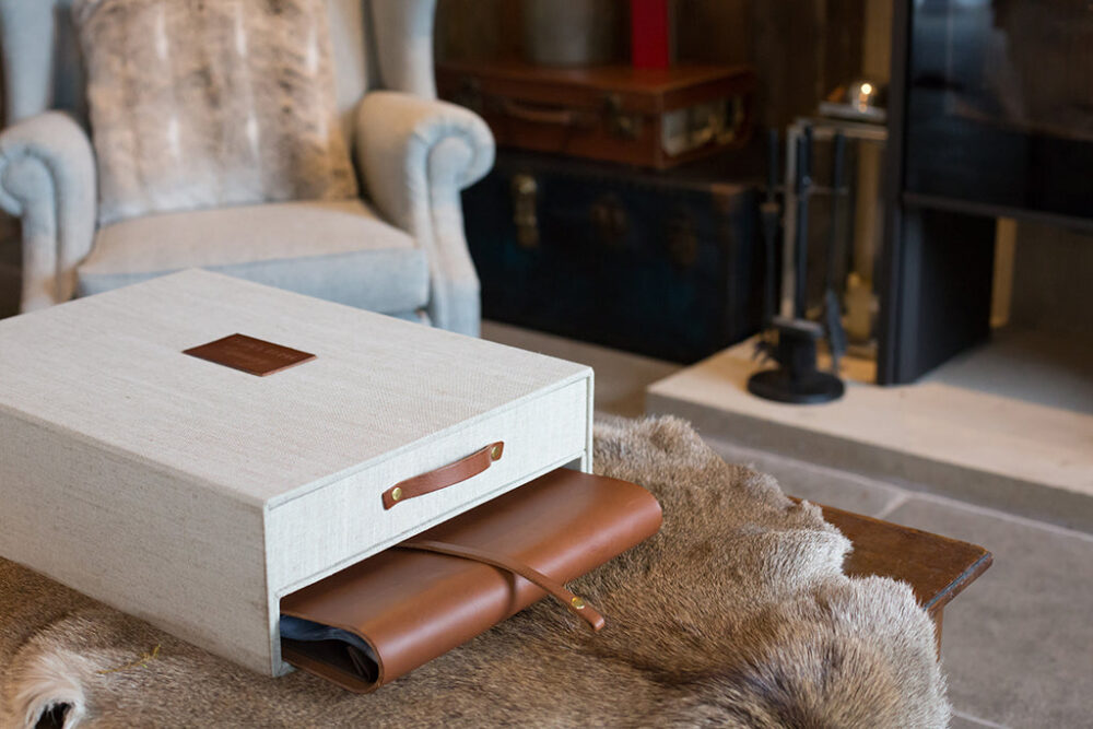 Coffret luxe avec tiroirs en cuir pour ranger souvenirs et albums Box cadeau personnalisée en cuir avec tiroirs et album photo