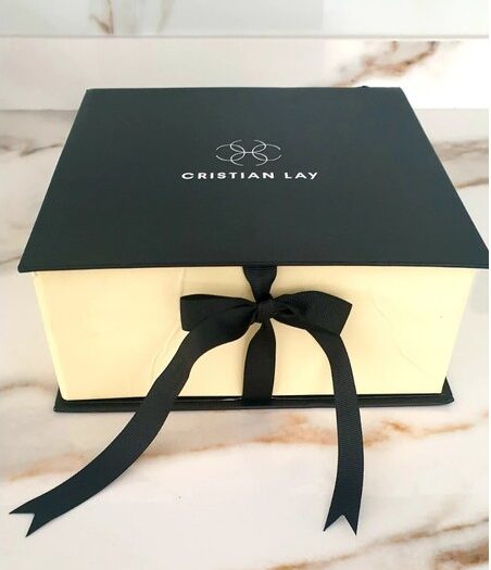 Boîte cosmétique élégante en carton, idéale pour un coffret cadeau produit de beauté bio ou un coffret soin visage naturel pour femme et homme.