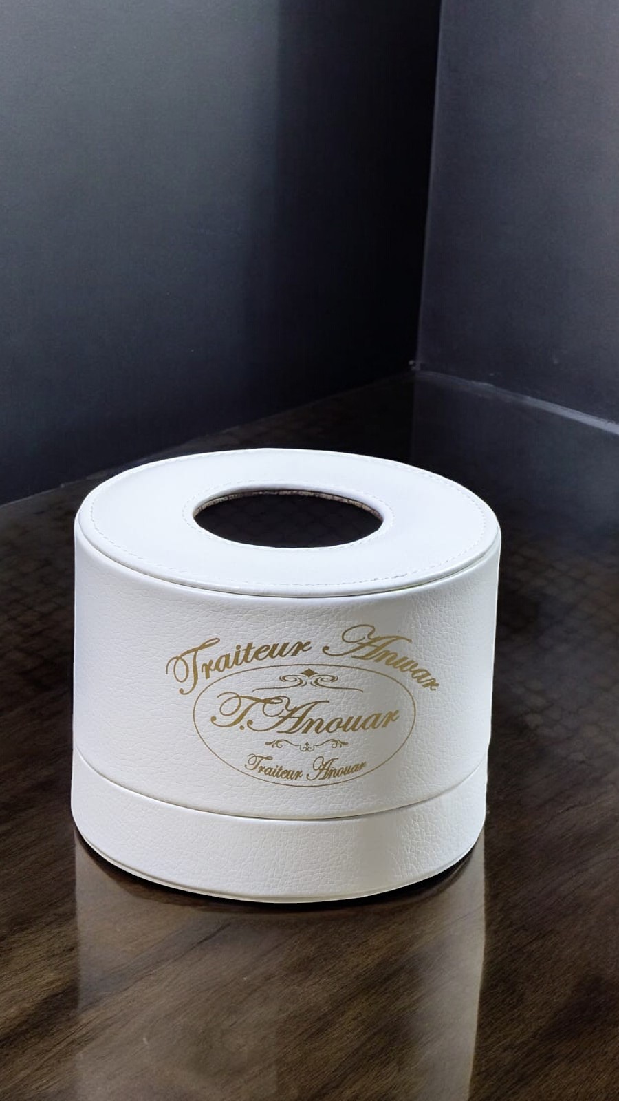 Boîte à mouchoirs personnalisée pour baptême, idéale comme cadeau invité et décoration intérieure raffinée.