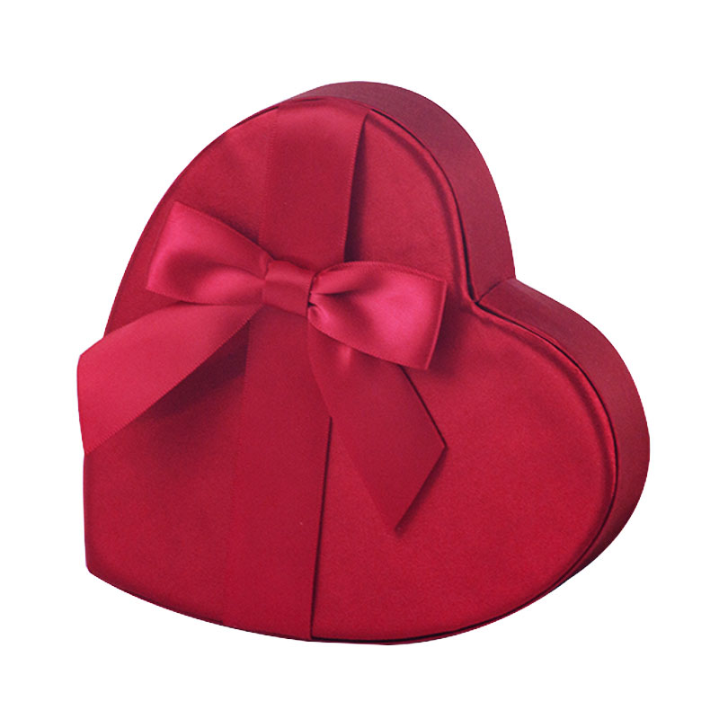 Fournisseur coffret cadeau en forme cœur rose satin, boîte cadeau vide pour bijoux et chocolats