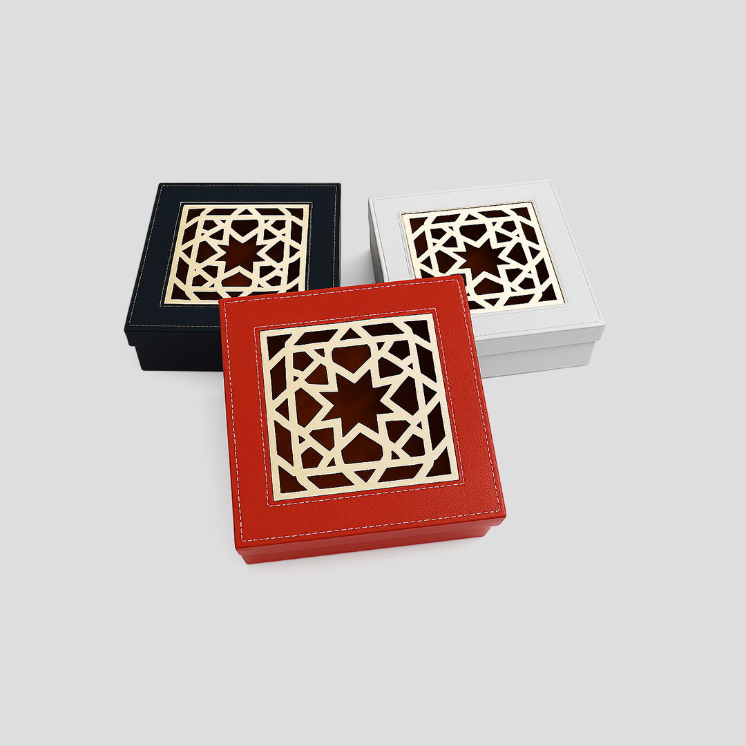 Coffret artisanal marocain en simili cuir, une pièce unique idéale comme coffret cadeau artisanal pour femme ou homme.