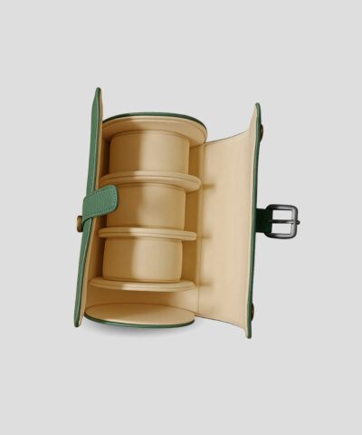 Fabricant de Boîtes à Montres avec rangement pour plusieurs montres Boîte montre de luxe en cuir vert avec rangement pour plusieurs montres, équipée d’un couvercle et écran de visualisation. 