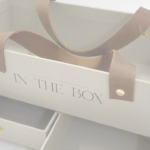 Panier gourmand de Noël à offrir : un cadeau original et savoureux pour les fêtes.