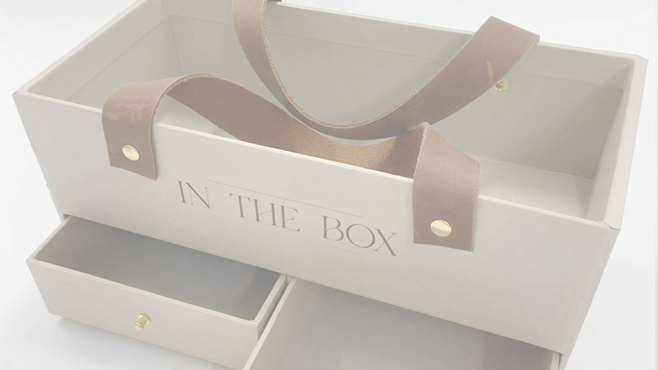 Panier gourmand de Noël à offrir : un cadeau original et savoureux pour les fêtes.