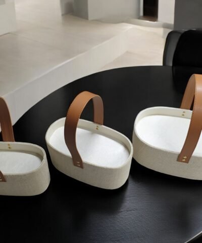 Panier gourmand gastronomique artisanal, parfait comme coffret cadeau Noël ou panier garni pour des occasions spéciales.