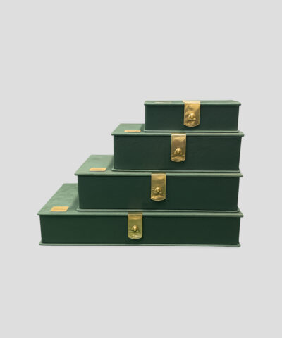 Boîte cadeau élégante en velours vert , Coffret vide en velours vert bouteille avec fermoir, prêt à être personnalisé.