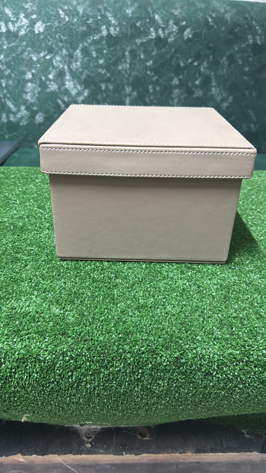 Boîte vide beige personnalisable et polyvalente avec couvercle
