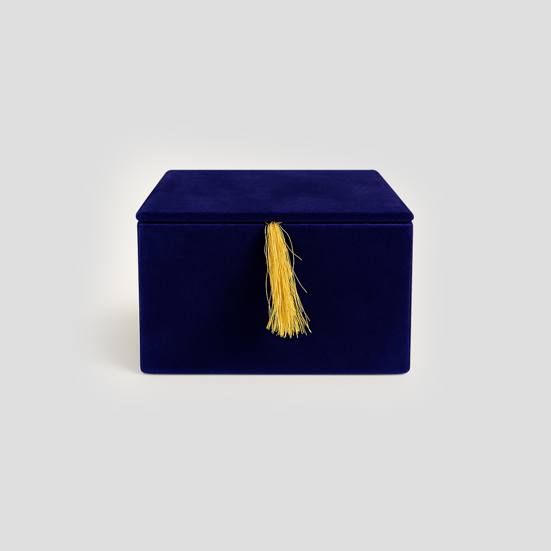 Coffret Cadeau en Velours Bleu avec pompon doré pour bijoux.